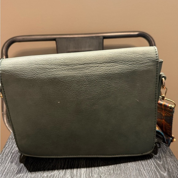 Urban Expressions Olive Floral Crossbody Bag - Picture 4 of 11